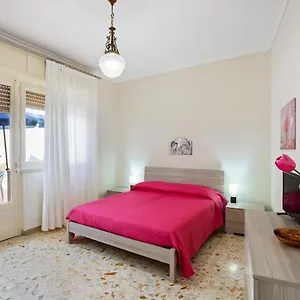 Tra Il Centro E Il Mare Con Terrazzo , Aci Castello Italia