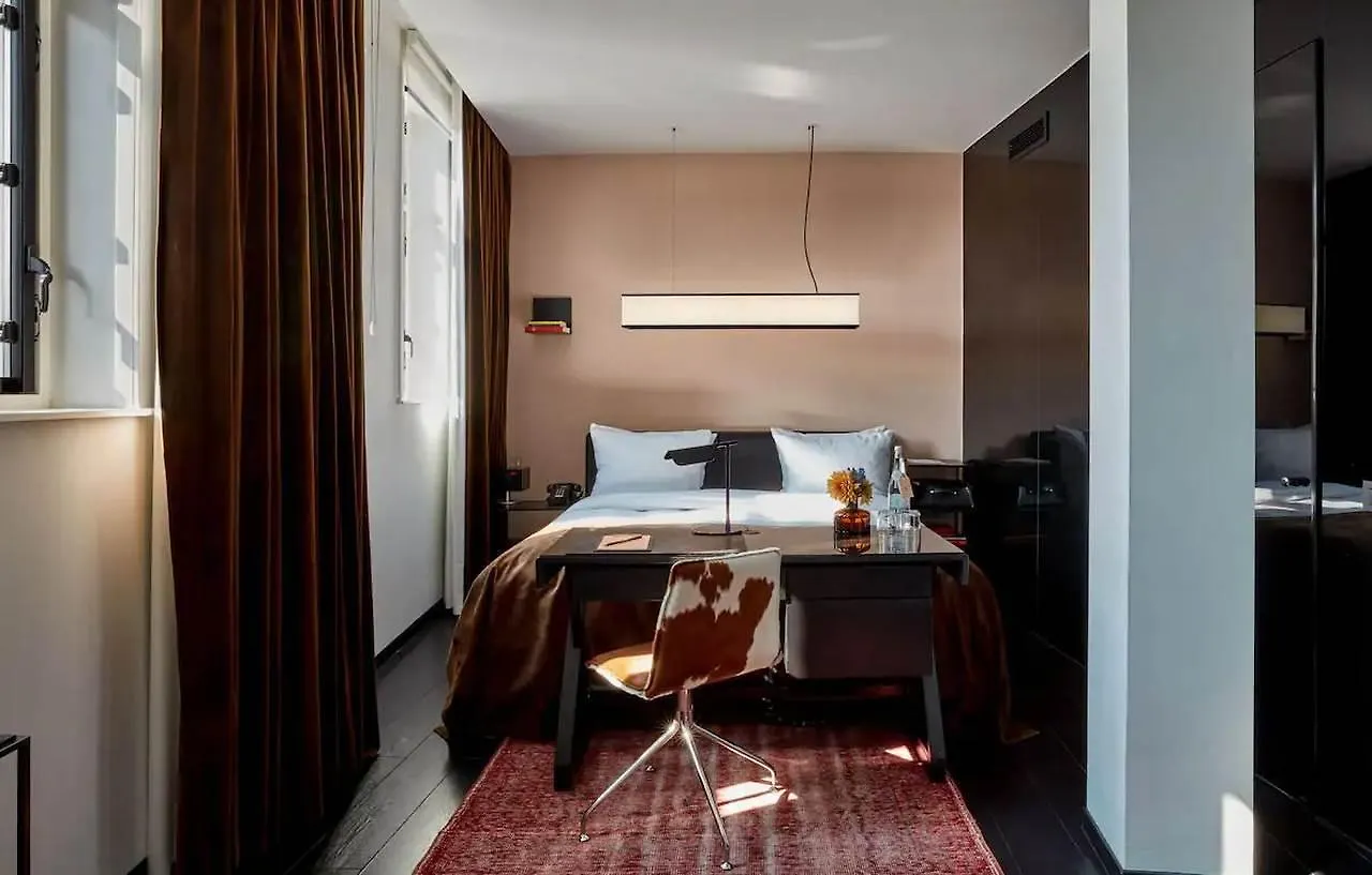 Sir Albert Hotel, Part Of Sircle Collection Amsterdam 4*,  Netherlands